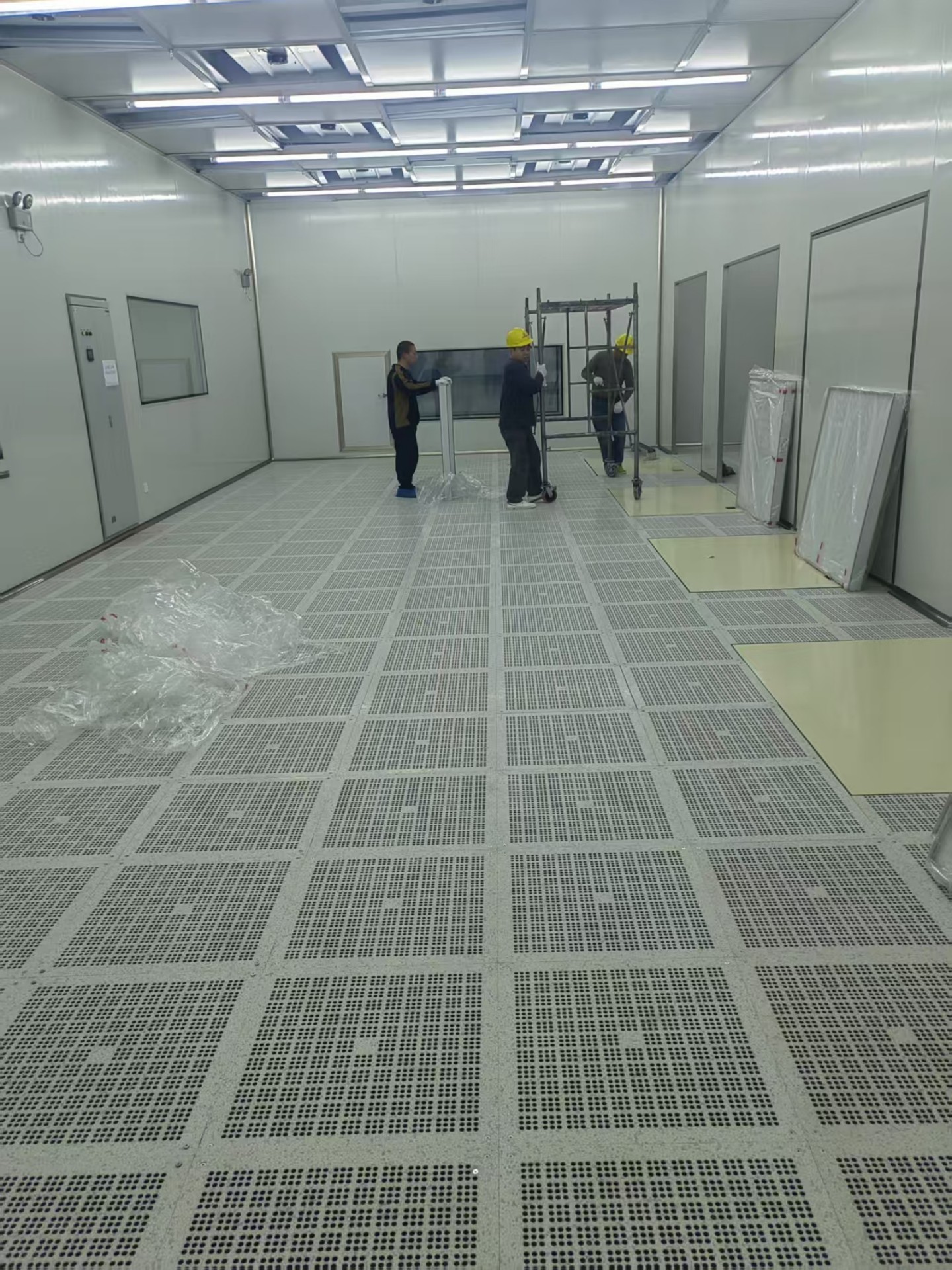 天通泛半导体产业基地洁净室保洁